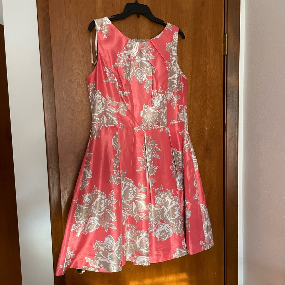 Jessica Howard pink and cream floral dress. Size 16.
